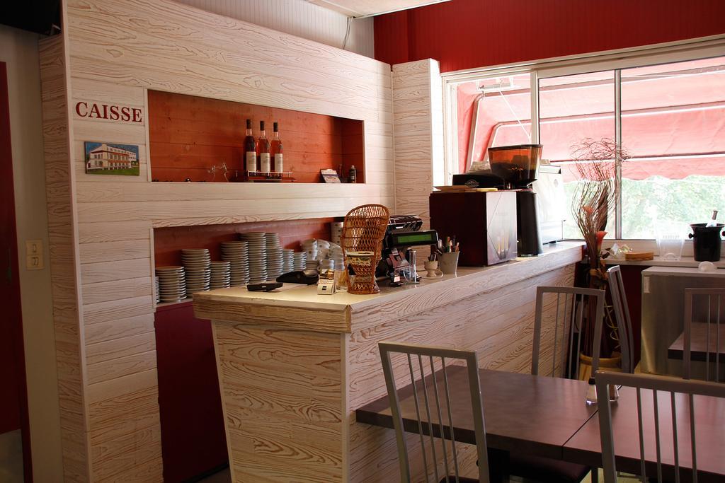 Logis Hotels - Hotel Et Restaurant Le Relais Des Garrigues Grisolles  Quarto foto