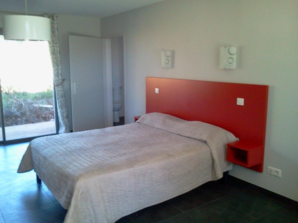 Logis Hotels - Hotel Et Restaurant Le Relais Des Garrigues Grisolles  Quarto foto