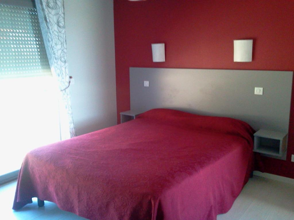 Logis Hotels - Hotel Et Restaurant Le Relais Des Garrigues Grisolles  Quarto foto