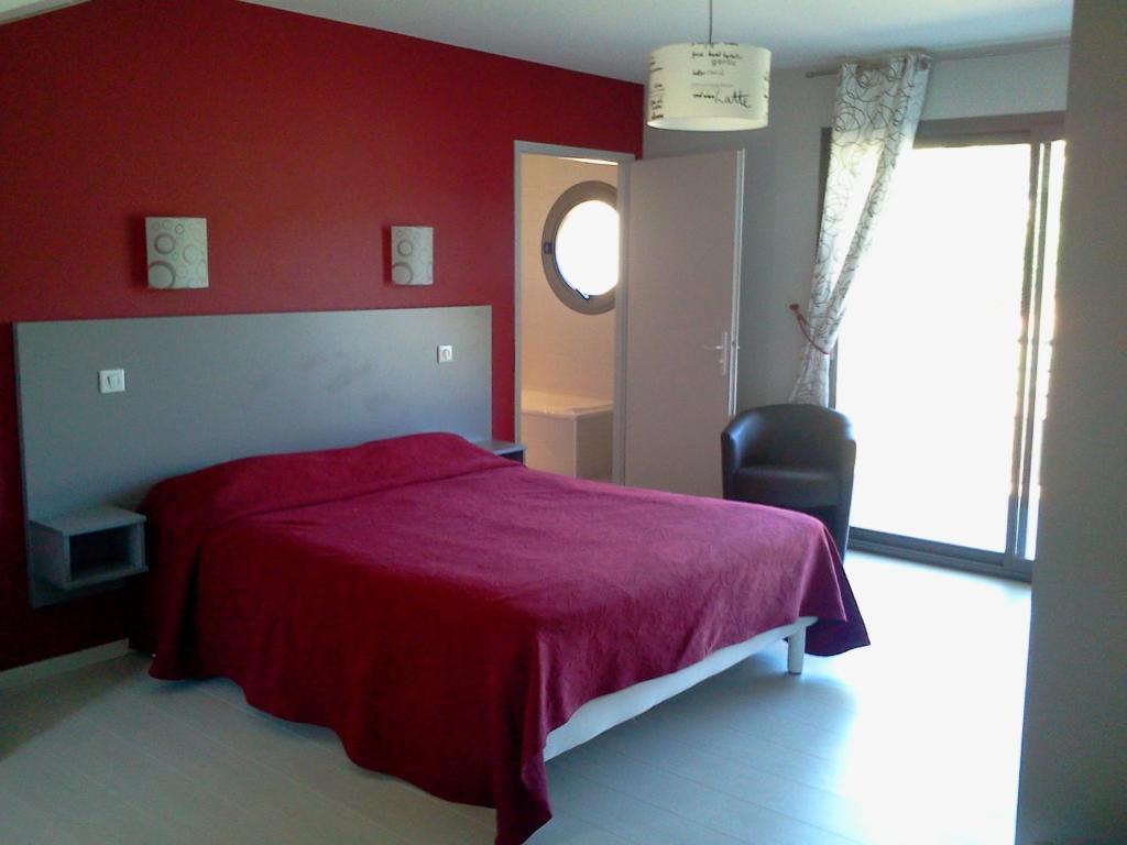 Logis Hotels - Hotel Et Restaurant Le Relais Des Garrigues Grisolles  Quarto foto